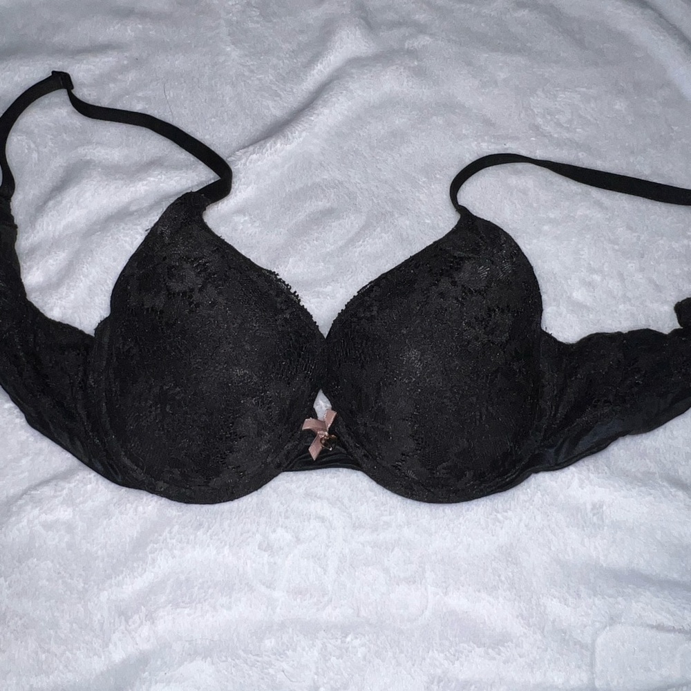 Victoria’s Secret Lace Push-Up Bra with Bow Detail